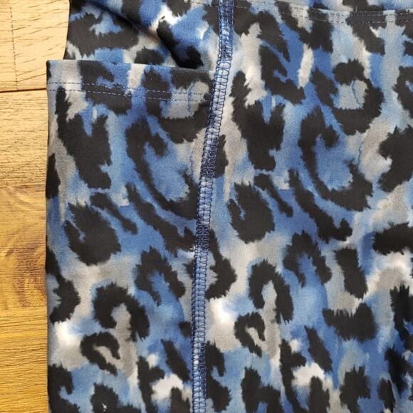 Bally Total Fitness High Rise Mid-Calf Leggings NWT - Picture 4 of 8